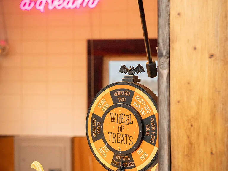 It's all in the detailsthoughtfully curated touches that make every gathering at The Downs feel special.