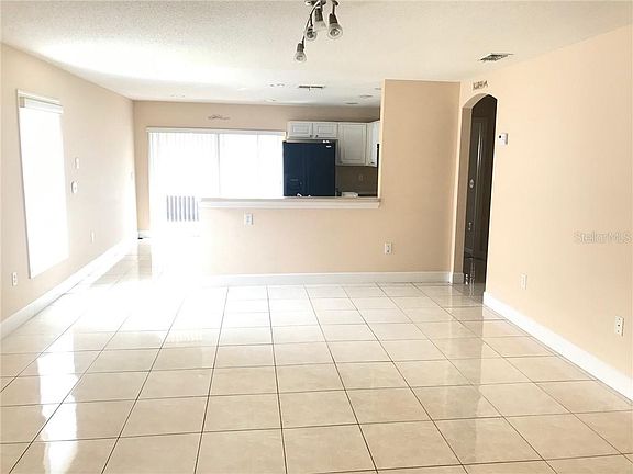 3rd image of 251 Owenshire Cir