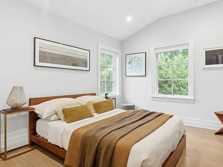 28 Parkway Dr — Photo 16