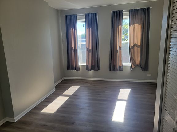 3rd image of 2603 W Lawrence Ave #2E