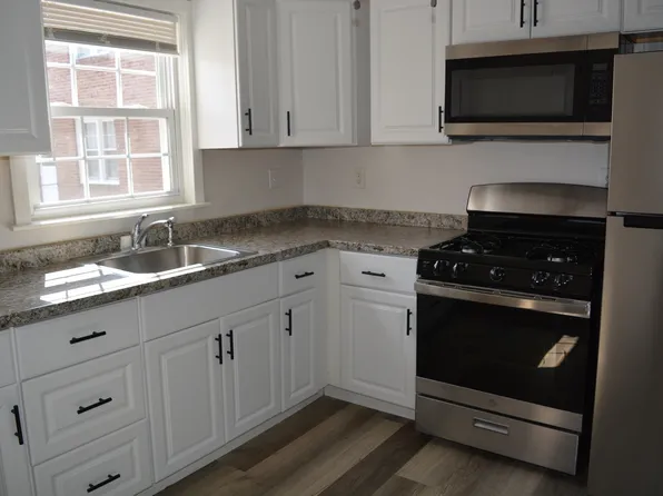 71 Colony Rd #1B, West Springfield, MA 01089