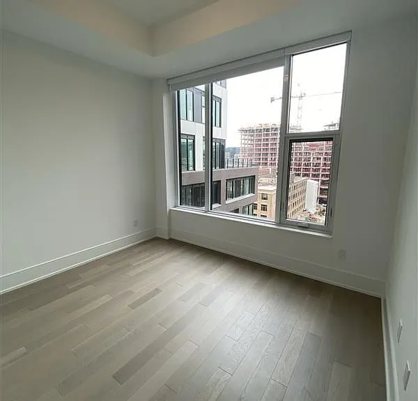 455 Wellington St W #701 — Photo 12