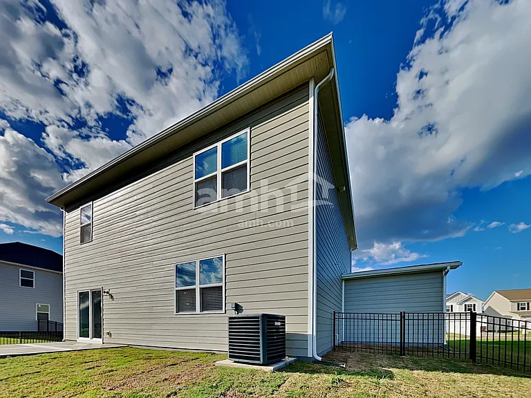 5327 Trust Dr — Photo 24