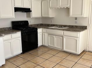 1163 E Millard Way #101, Dinuba, CA 93618