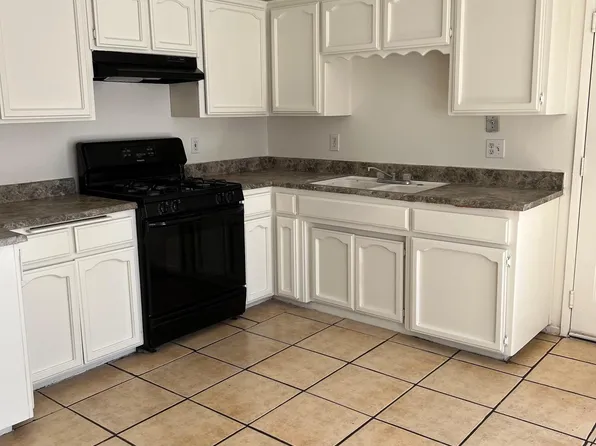 1163 E Millard Way #101, Dinuba, CA 93618