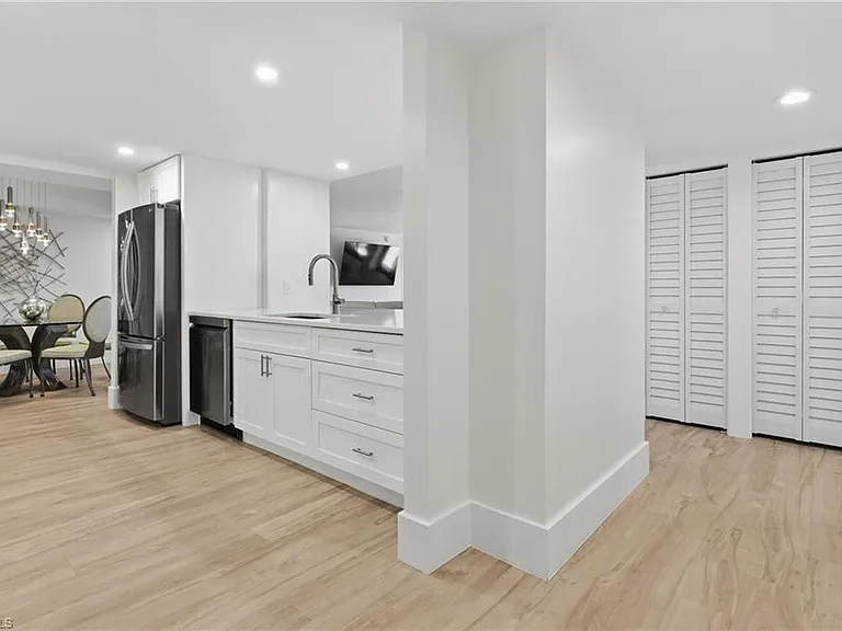 5601 Turtle Bay Dr #302 — Photo 5