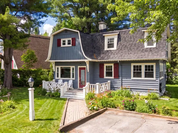 81 Chartier Ave, Saint Sauveur, QC J0R 1R4