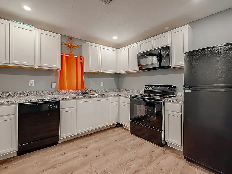 6823 Goforth St — Photo 12
