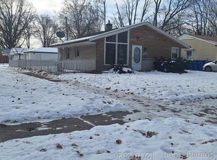 25007 Hopkins St, Dearborn Heights, MI 48125