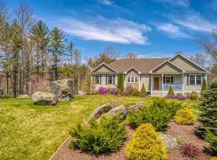 11 Moeckel Rd, Windham, NH 03087