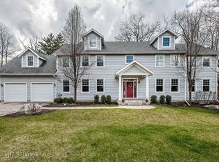 518 Earl Dr, Northfield, IL 60093