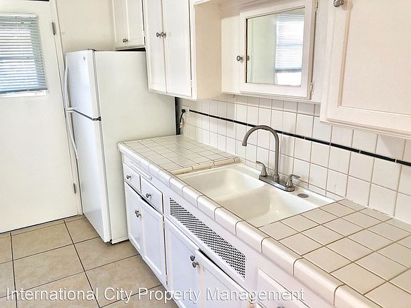 3rd image of 2925 E Theresa St APT 3