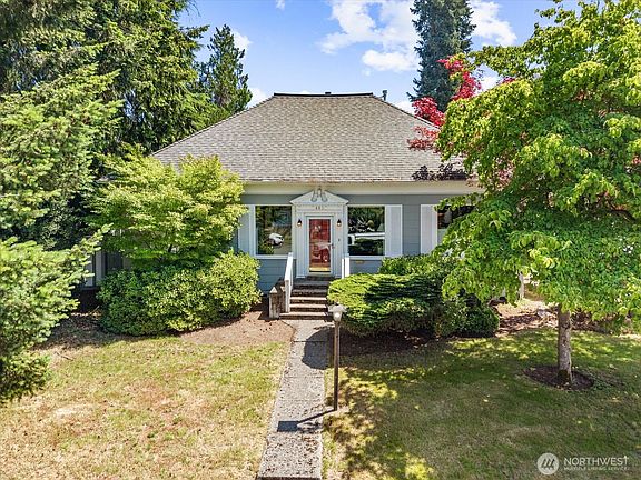 2nd image of 403 N Macleod Avenue