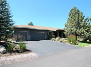735 Nutcracker Dr, Redmond, OR 97756