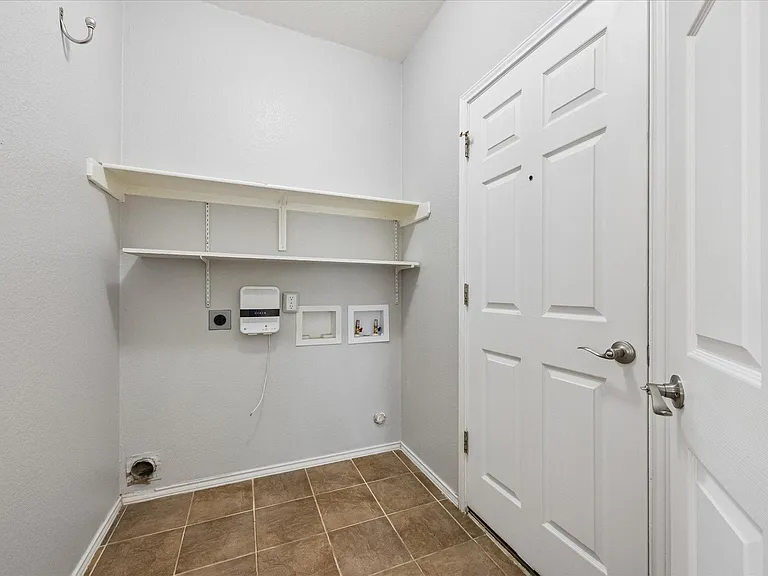 500 Millington Ln — Photo 34