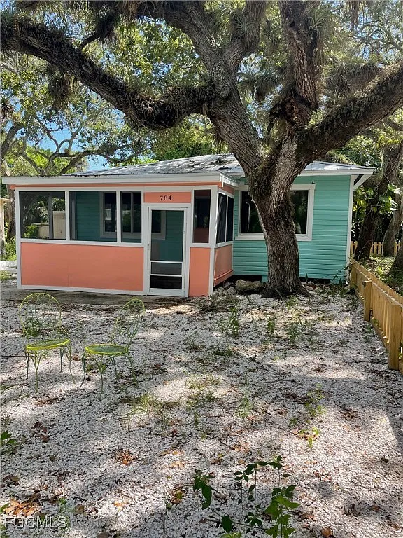 1 bed, 1.0 bath, 572 sqft, $1,900 — Photo 1