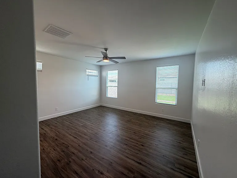 38005 W Montserrat St — Photo 14