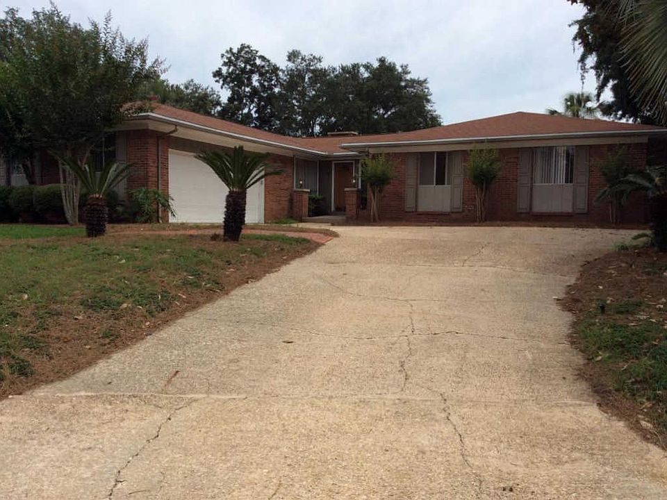 1st image of 11 Elkwood Ct