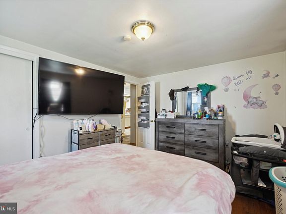5th image of 109 Irish Ln