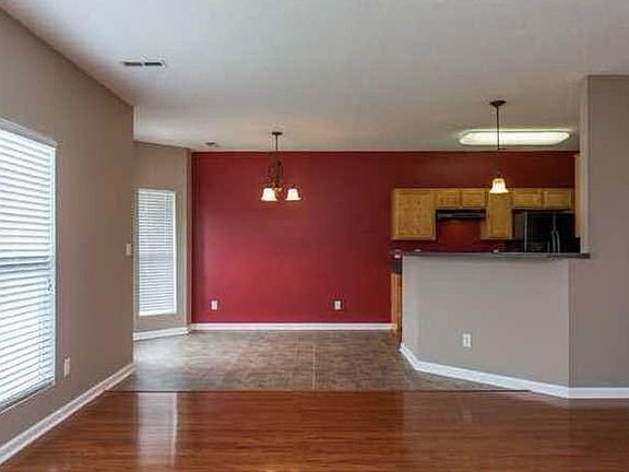 3rd image of 105 Cloverwood Dr SW