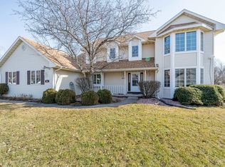 892 Wylde Oak Dr, Oshkosh, WI 54904