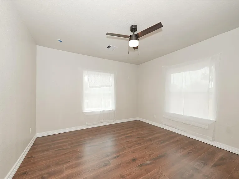 9305 Kentshire Dr — Photo 29
