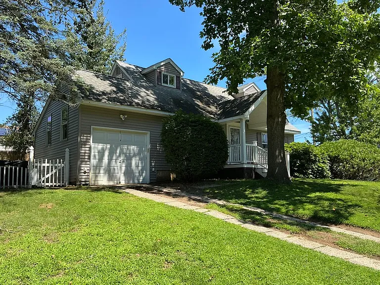 27 Marvin Dr — Photo 16