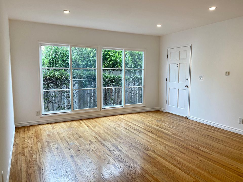 1st image of 2201 Oak St