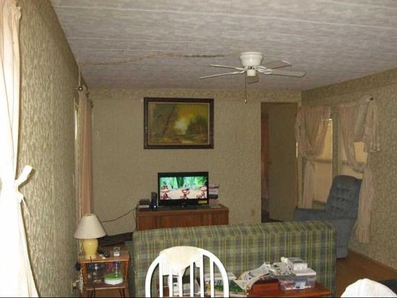 4th image of 13222 Lemon Ave
