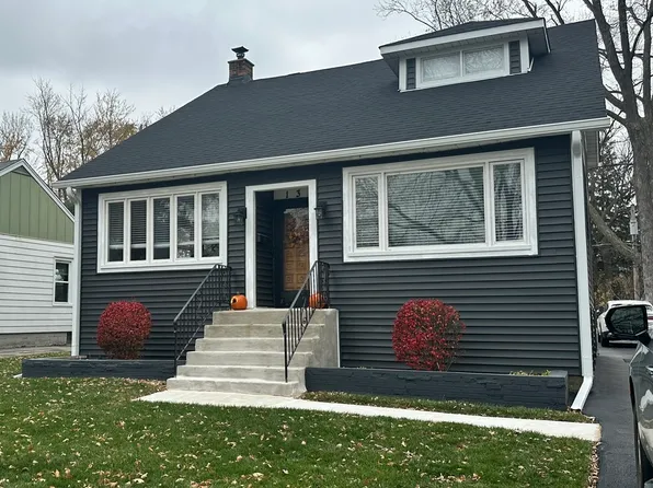 132 S Euclid Ave, Villa Park, IL 60181