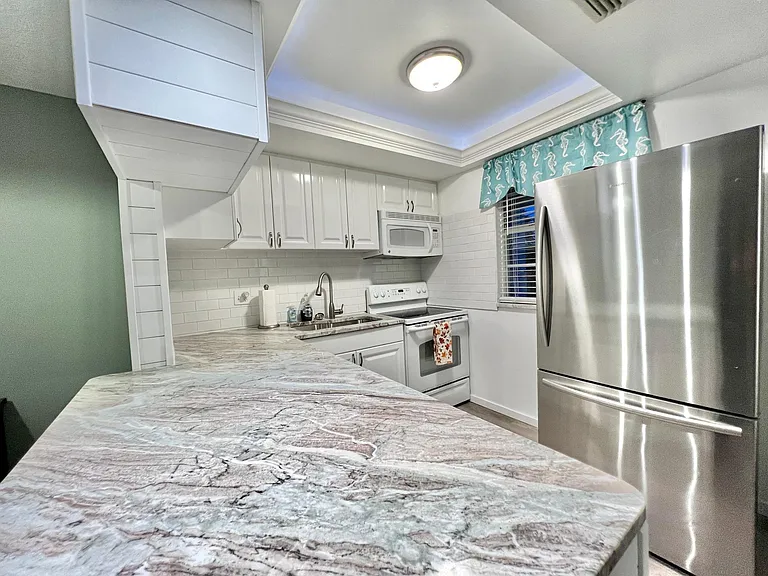 4330 Falmouth Dr #204 — Photo 4