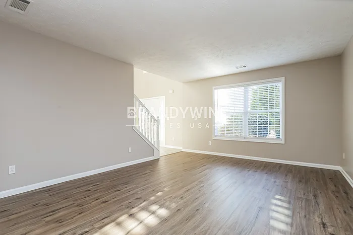 4 bed, 2.5 bath, 2879 sqft, $2,534 — Photo 4