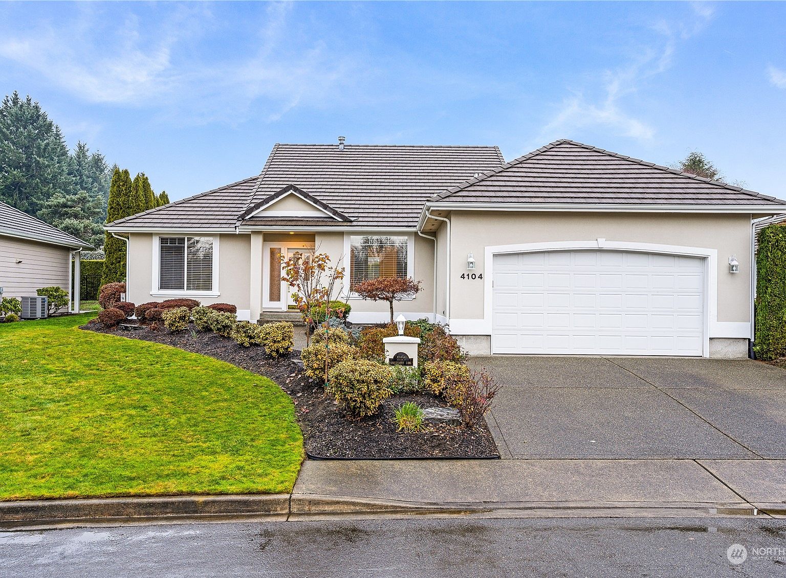 4104 Stonehaven Lane SE