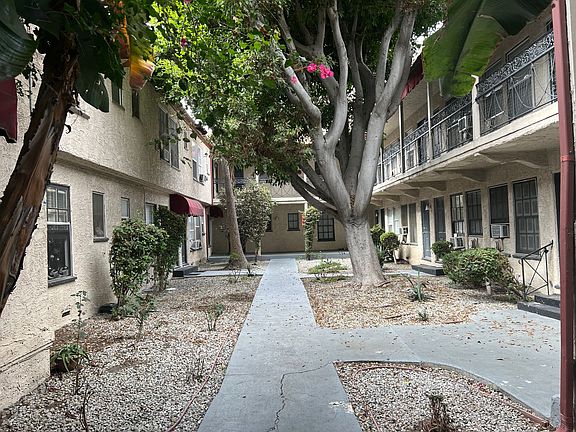 5th image of 851 S Kenmore Ave #0B-1Ba