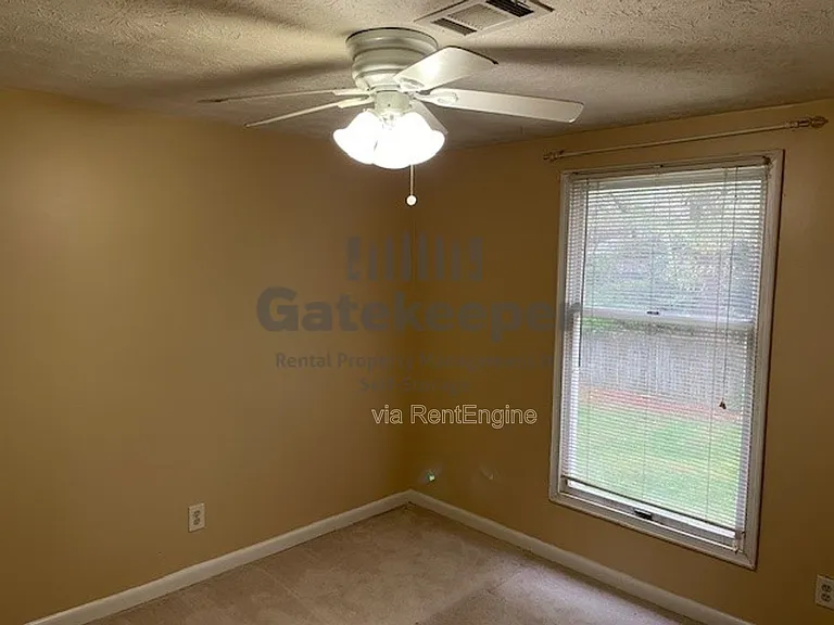 102 Cypress Ct — Photo 7