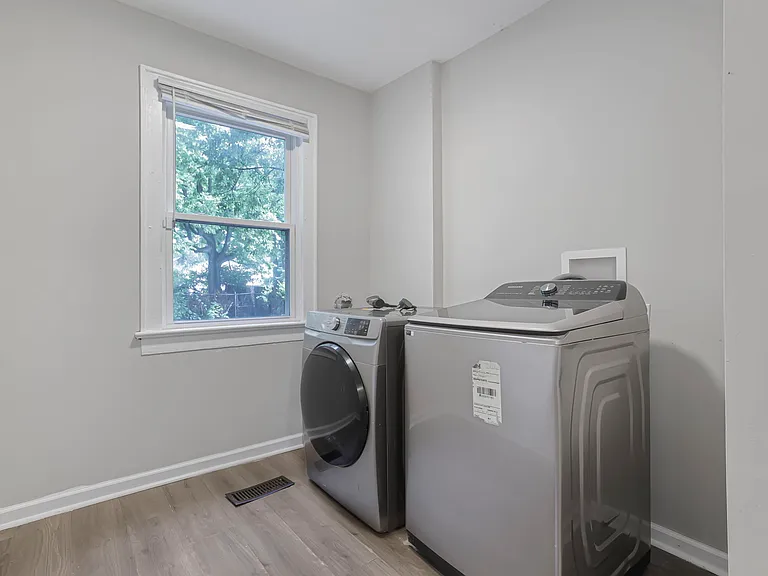 1768 Kent St — Photo 18