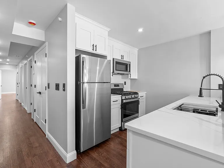 481 15th Ave #2 — Photo 5