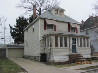 1591 Olivewood Ave, Lakewood, OH 44107