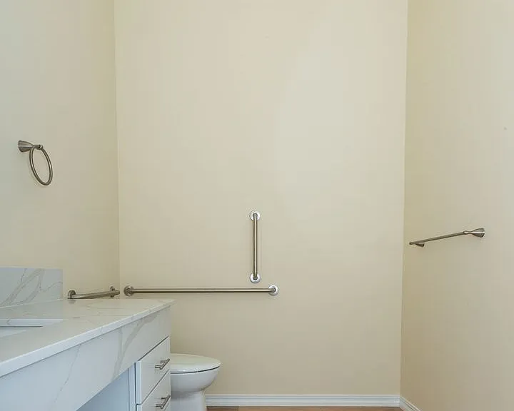 1117 E Gurley St — Photo 10