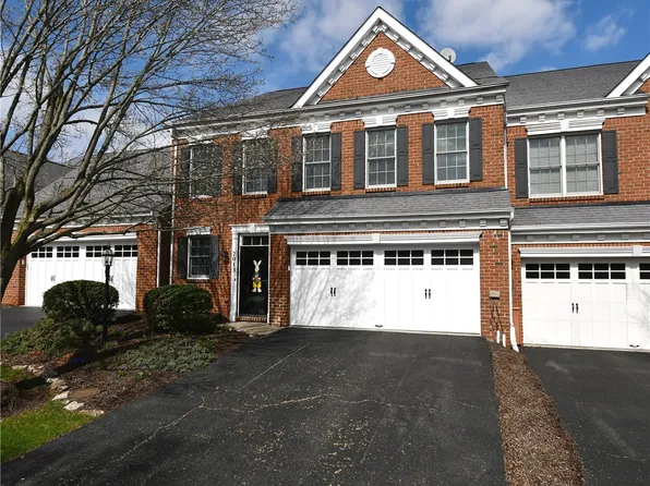 2013 Croghan Dr, Carnegie, PA 15106