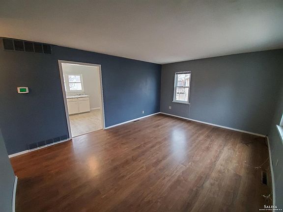 3rd image of 864 Navaho Ave