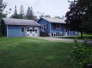 39 Old Kingfield Rd, New Portland, ME 04961