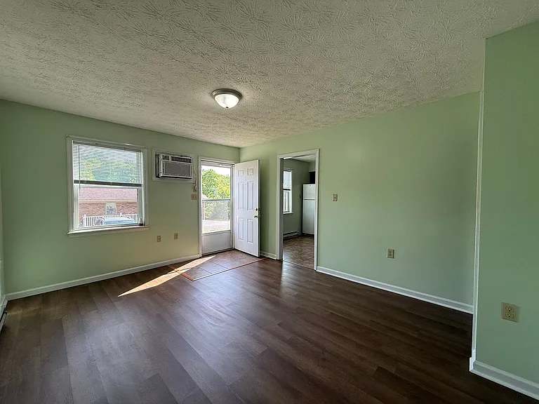 262 S Rufe Taylor Rd — Photo 5
