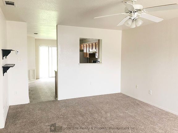3rd image of 3009 Ellis Dr