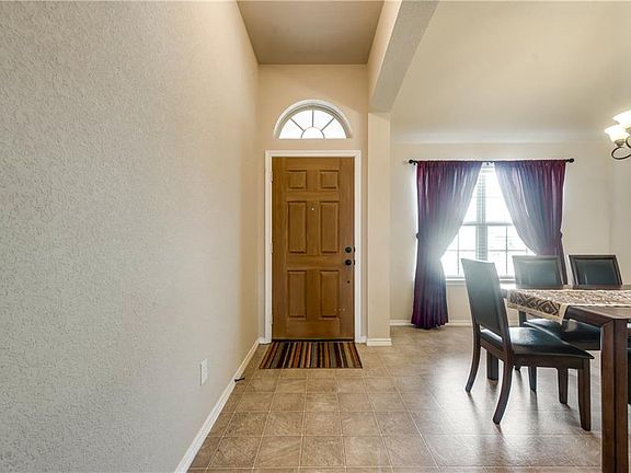 4th image of 5128 Mirror Lake Dr