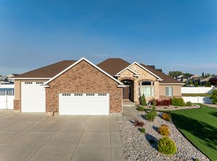 3373 N 2675 W, Farr West, UT 84404