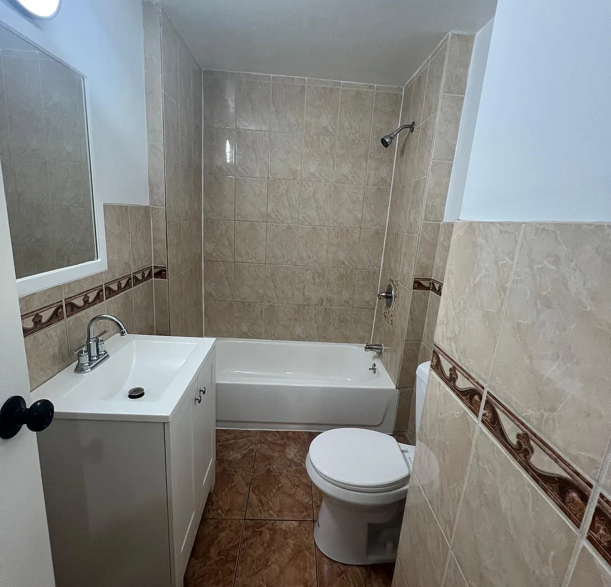 3 bed, $2,400 — Photo 3