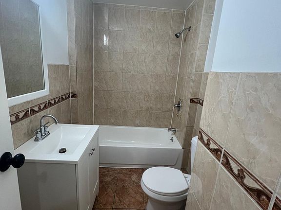 3rd image of 210 W Broadway #3