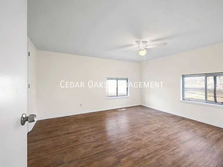1935 E Lee St — Photo 13