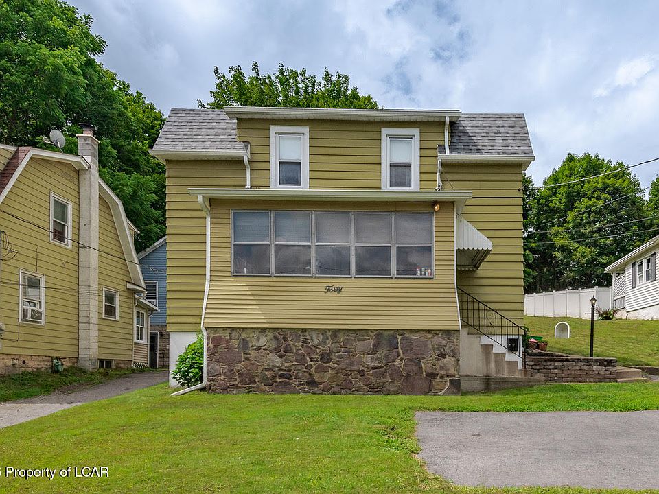 1st image of 40 Harris Hill Rd
